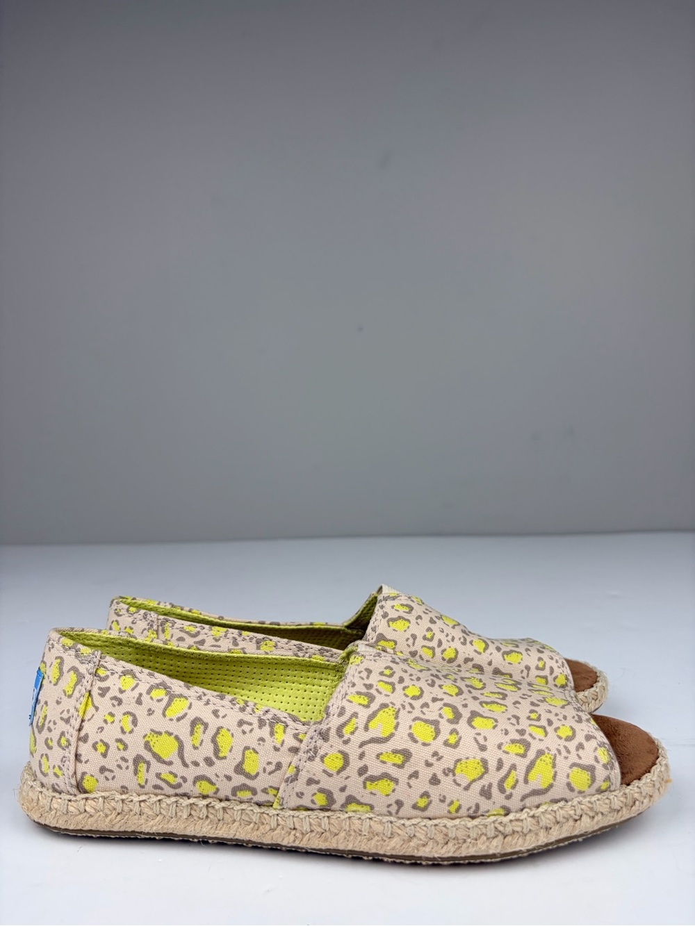 TOMS Alpargata Peep Toe Espadrilles‎ Womens 6 Beige Neon Yellow Leopard Print